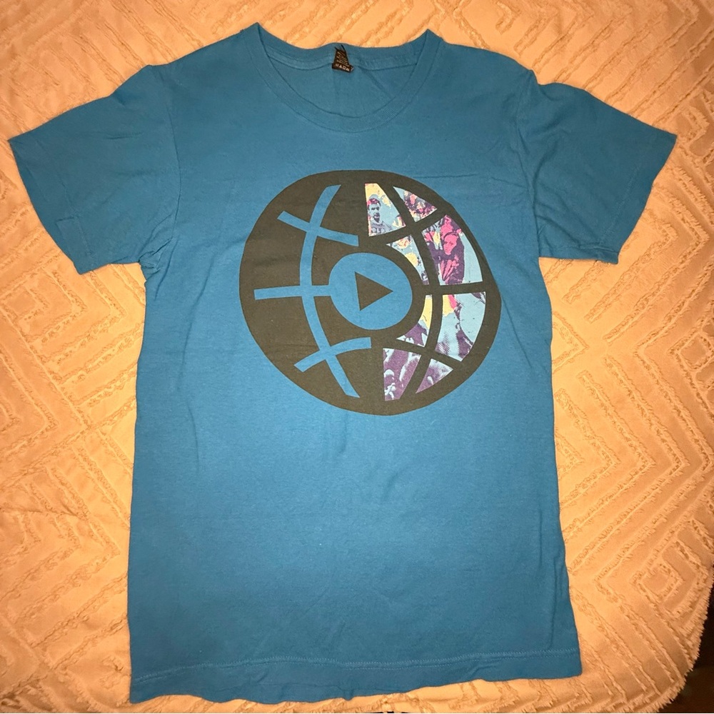 Playlist Live Basic Tee | S